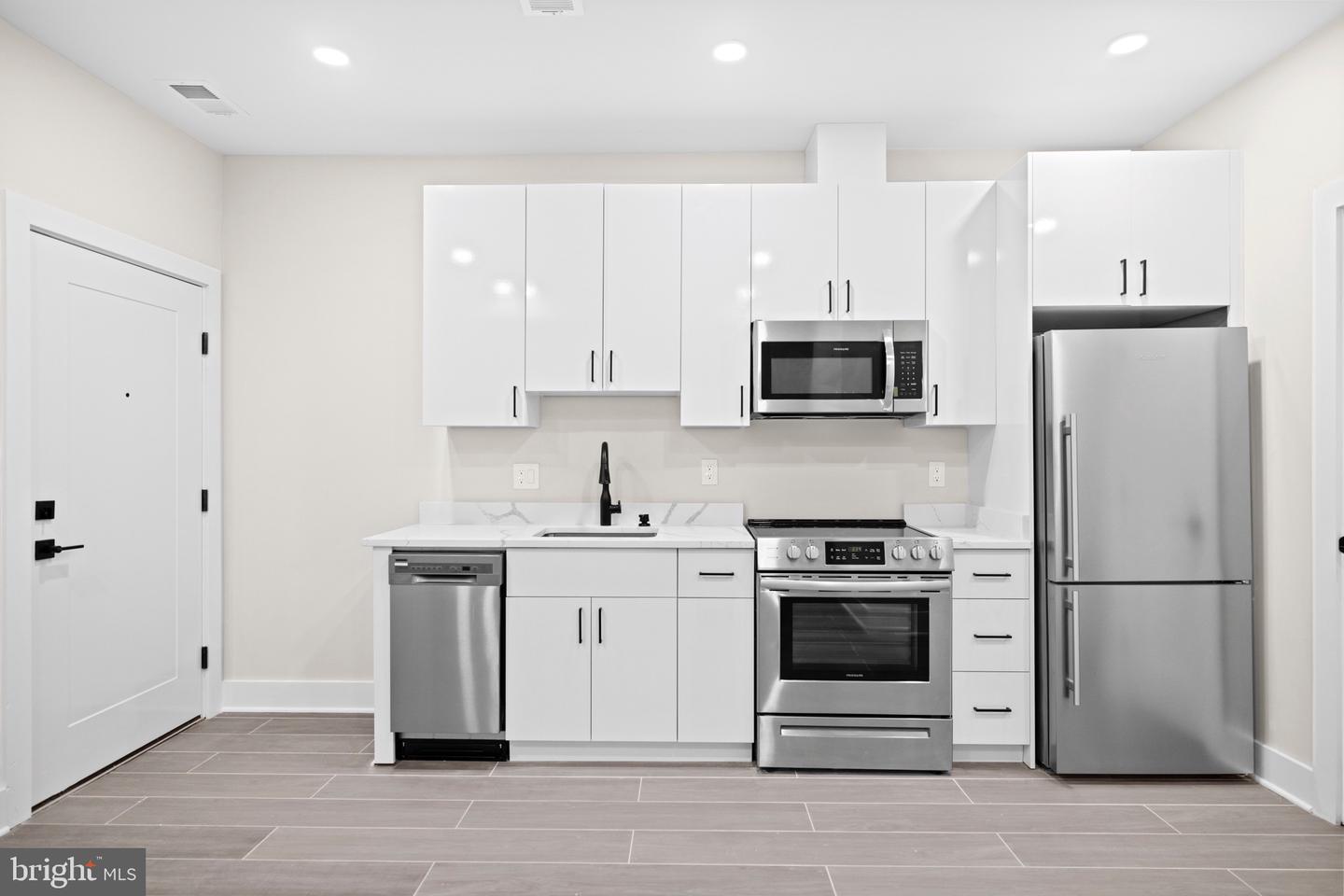 824 18TH ST NE #1, WASHINGTON, District Of Columbia 20002, 1 Bedroom Bedrooms, ,1 BathroomBathrooms,Residential,For sale,824 18TH ST NE #1,DCDC2146786 MLS # DCDC2146786