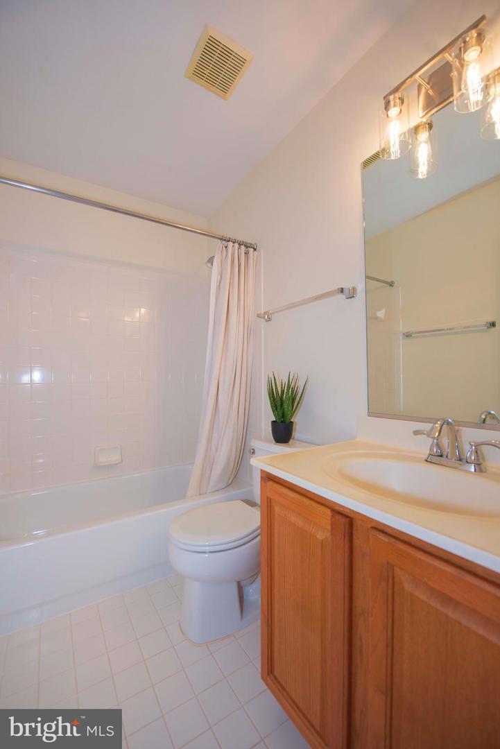 26004 TALAMORE DR, CHANTILLY, Virginia 20152, 3 Bedrooms Bedrooms, ,2 BathroomsBathrooms,Residential,For sale,26004 TALAMORE DR,VALO2087690 MLS # VALO2087690