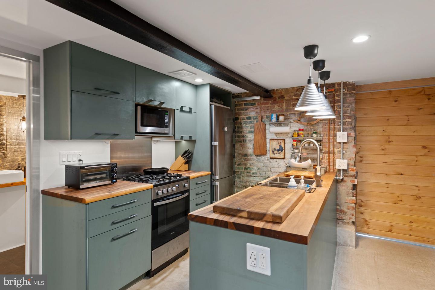 1675 MONTELLO AVE NE, WASHINGTON, District Of Columbia 20002, 4 Bedrooms Bedrooms, ,3 BathroomsBathrooms,Residential,For sale,1675 MONTELLO AVE NE,DCDC2186842 MLS # DCDC2186842