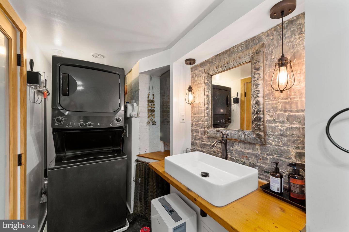 1675 MONTELLO AVE NE, WASHINGTON, District Of Columbia 20002, 4 Bedrooms Bedrooms, ,3 BathroomsBathrooms,Residential,For sale,1675 MONTELLO AVE NE,DCDC2186842 MLS # DCDC2186842