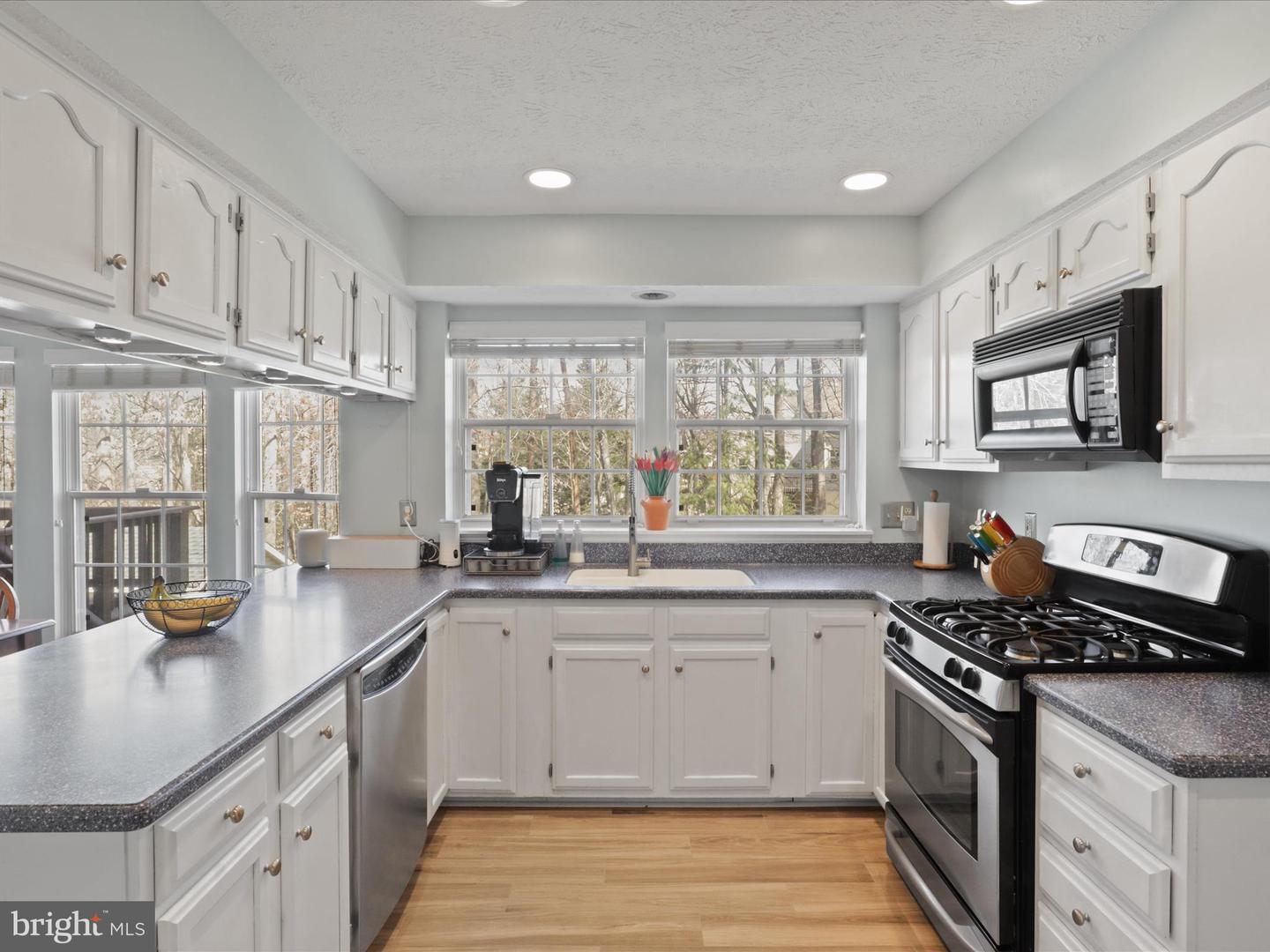 16609 ACCOLON CT, DUMFRIES, Virginia 22025, 5 Bedrooms Bedrooms, ,3 BathroomsBathrooms,Residential,For sale,16609 ACCOLON CT,VAPW2088754 MLS # VAPW2088754