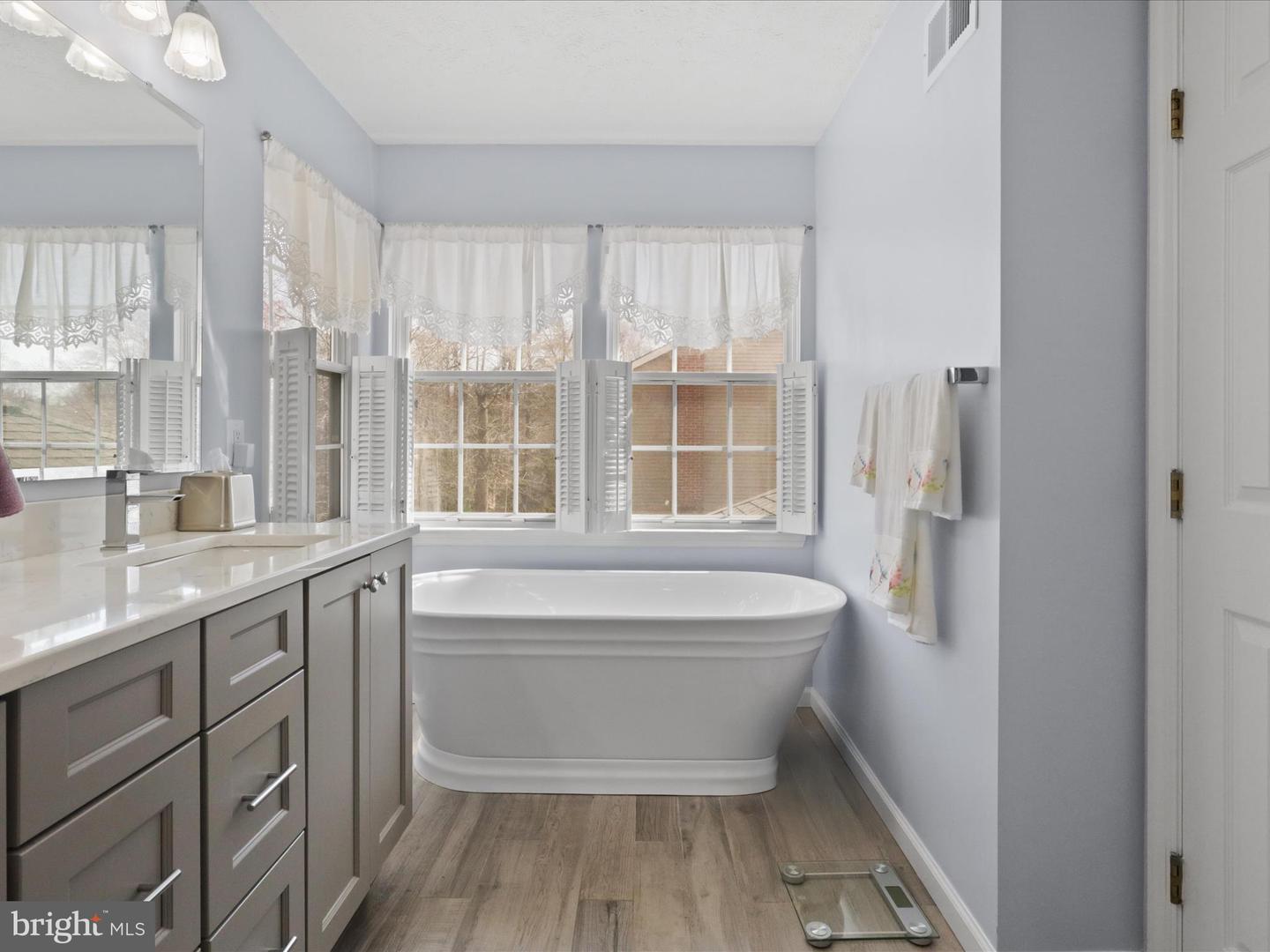 16609 ACCOLON CT, DUMFRIES, Virginia 22025, 5 Bedrooms Bedrooms, ,3 BathroomsBathrooms,Residential,For sale,16609 ACCOLON CT,VAPW2088754 MLS # VAPW2088754