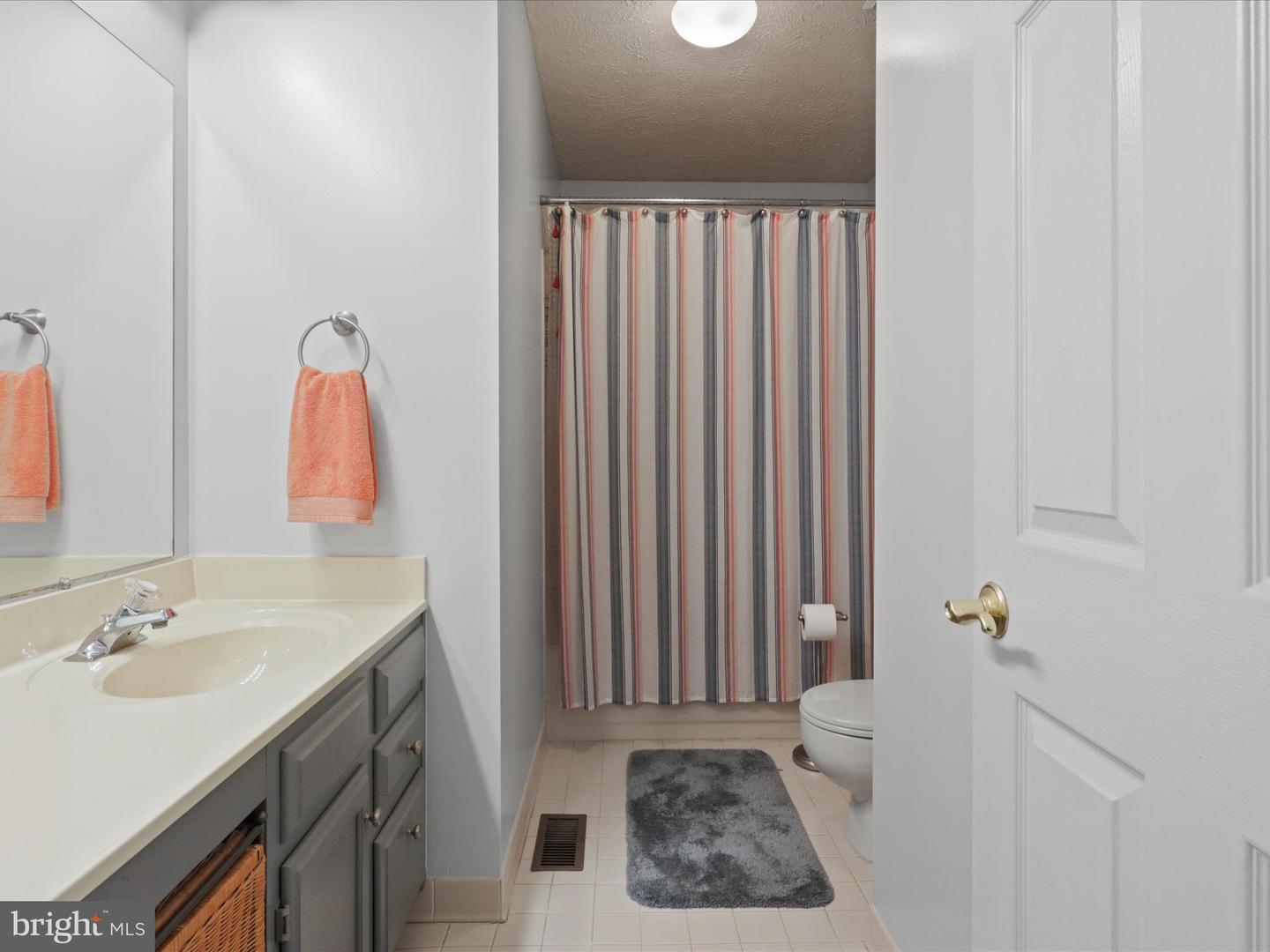 16609 ACCOLON CT, DUMFRIES, Virginia 22025, 5 Bedrooms Bedrooms, ,3 BathroomsBathrooms,Residential,For sale,16609 ACCOLON CT,VAPW2088754 MLS # VAPW2088754