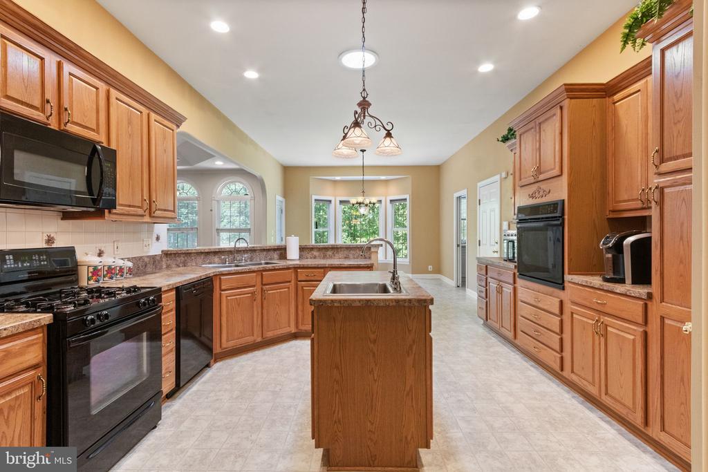 6048 WALKERS HOLLOW WAY, LOCUST GROVE, Virginia 22508, 5 Bedrooms Bedrooms, ,3 BathroomsBathrooms,Residential,6048 WALKERS HOLLOW WAY,VAOR2009436 MLS # VAOR2009436