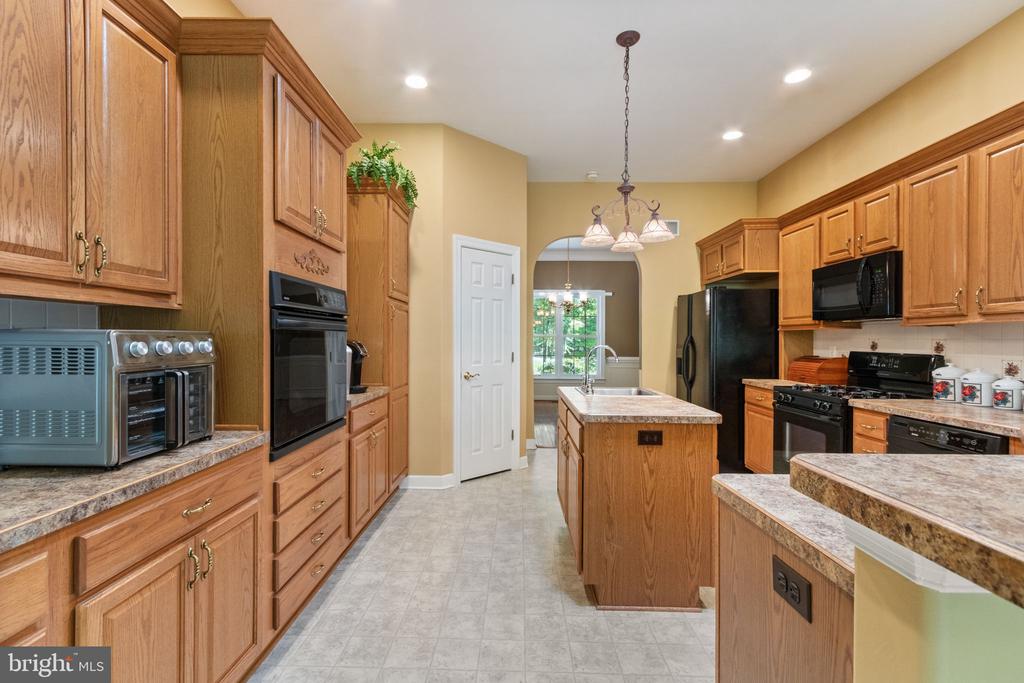 6048 WALKERS HOLLOW WAY, LOCUST GROVE, Virginia 22508, 5 Bedrooms Bedrooms, ,3 BathroomsBathrooms,Residential,6048 WALKERS HOLLOW WAY,VAOR2009436 MLS # VAOR2009436