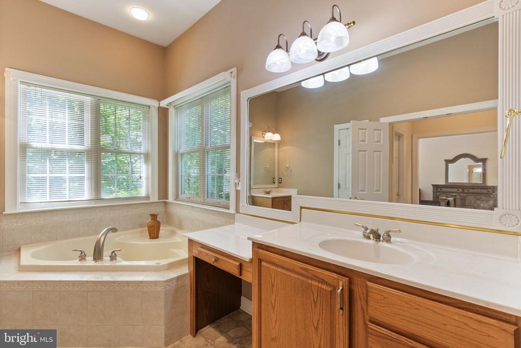 6048 WALKERS HOLLOW WAY, LOCUST GROVE, Virginia 22508, 5 Bedrooms Bedrooms, ,3 BathroomsBathrooms,Residential,6048 WALKERS HOLLOW WAY,VAOR2009436 MLS # VAOR2009436