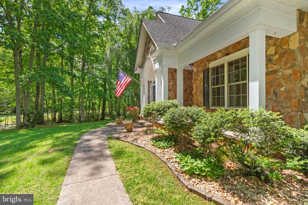 6048 WALKERS HOLLOW WAY, LOCUST GROVE, Virginia 22508, 5 Bedrooms Bedrooms, ,3 BathroomsBathrooms,Residential,6048 WALKERS HOLLOW WAY,VAOR2009436 MLS # VAOR2009436