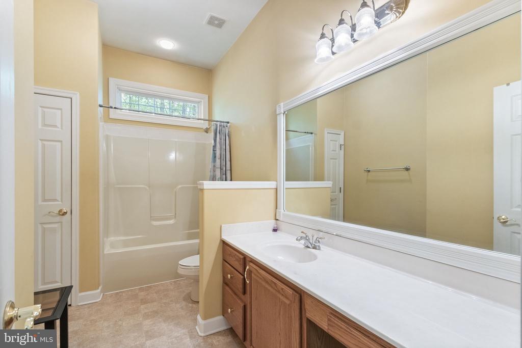 6048 WALKERS HOLLOW WAY, LOCUST GROVE, Virginia 22508, 5 Bedrooms Bedrooms, ,3 BathroomsBathrooms,Residential,6048 WALKERS HOLLOW WAY,VAOR2009436 MLS # VAOR2009436