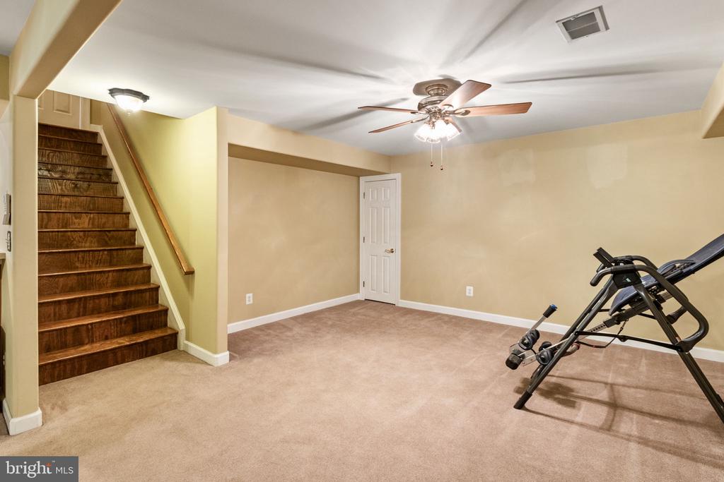 6048 WALKERS HOLLOW WAY, LOCUST GROVE, Virginia 22508, 5 Bedrooms Bedrooms, ,3 BathroomsBathrooms,Residential,6048 WALKERS HOLLOW WAY,VAOR2009436 MLS # VAOR2009436