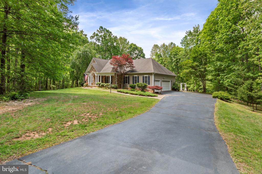 6048 WALKERS HOLLOW WAY, LOCUST GROVE, Virginia 22508, 5 Bedrooms Bedrooms, ,3 BathroomsBathrooms,Residential,6048 WALKERS HOLLOW WAY,VAOR2009436 MLS # VAOR2009436