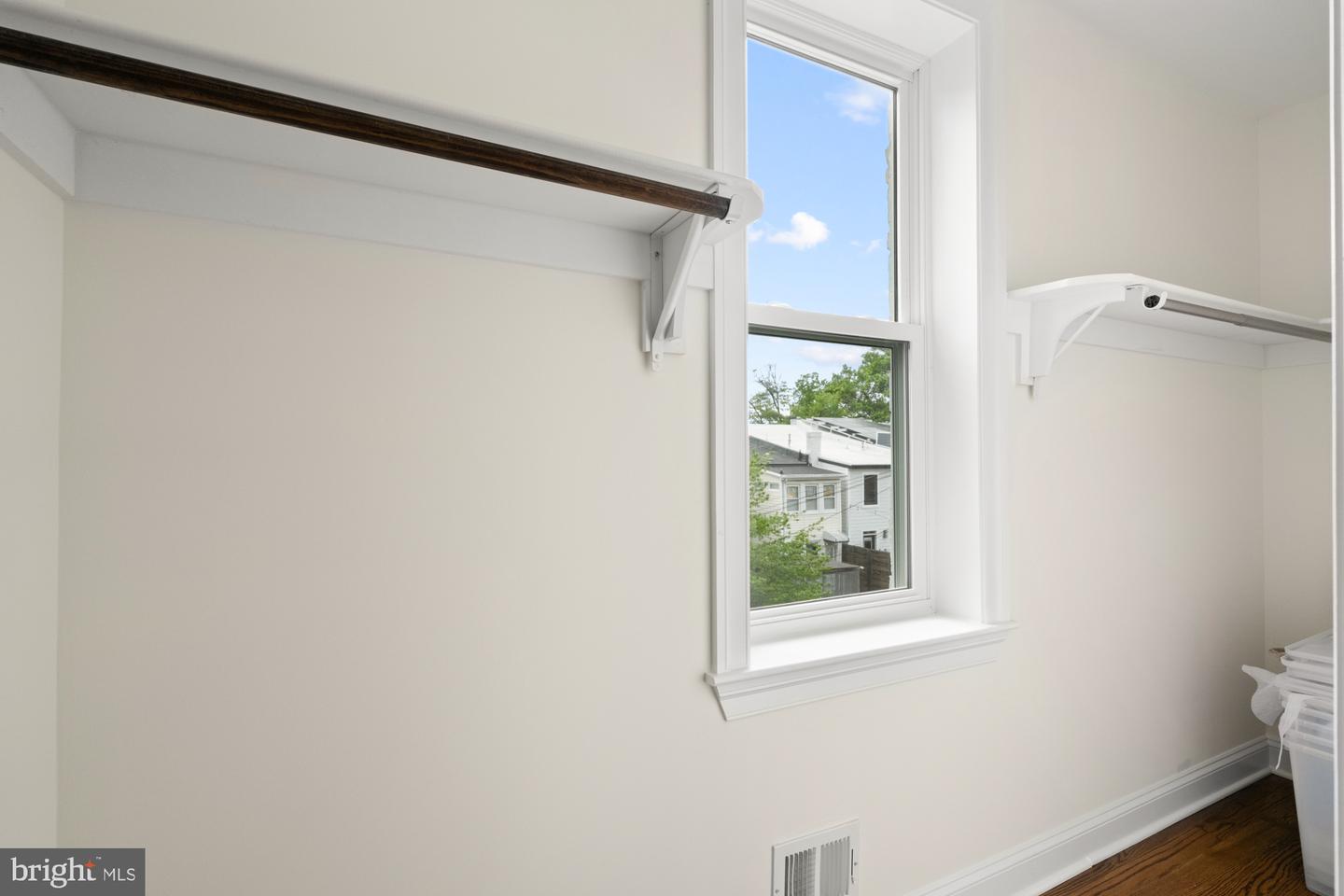 209 TAYLOR ST NW, WASHINGTON, District Of Columbia 20011, 3 Bedrooms Bedrooms, ,3 BathroomsBathrooms,Residential,For sale,209 TAYLOR ST NW,DCDC2190666 MLS # DCDC2190666