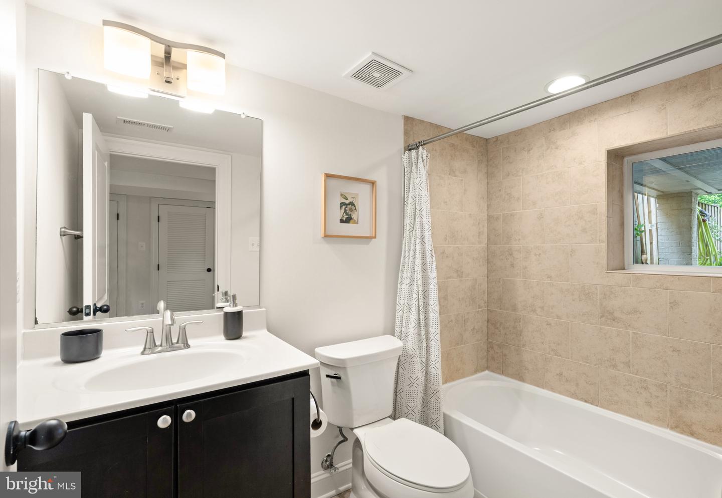 209 TAYLOR ST NW, WASHINGTON, District Of Columbia 20011, 3 Bedrooms Bedrooms, ,3 BathroomsBathrooms,Residential,For sale,209 TAYLOR ST NW,DCDC2190666 MLS # DCDC2190666