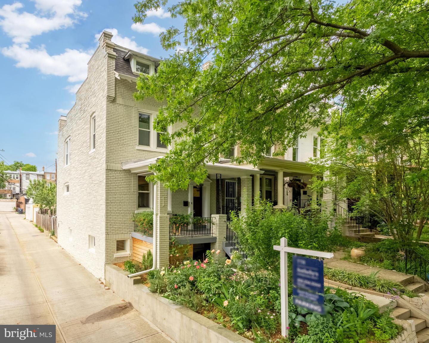 209 TAYLOR ST NW, WASHINGTON, District Of Columbia 20011, 3 Bedrooms Bedrooms, ,3 BathroomsBathrooms,Residential,For sale,209 TAYLOR ST NW,DCDC2190666 MLS # DCDC2190666