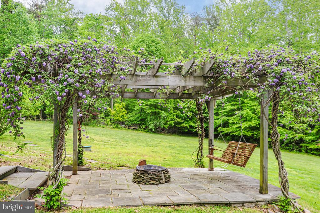 10448 WHEATLEY SCHOOL RD, MARSHALL, Virginia, 5 Bedrooms Bedrooms, ,4 BathroomsBathrooms,Residential,10448 WHEATLEY SCHOOL RD,VAFQ2016454 MLS # VAFQ2016454