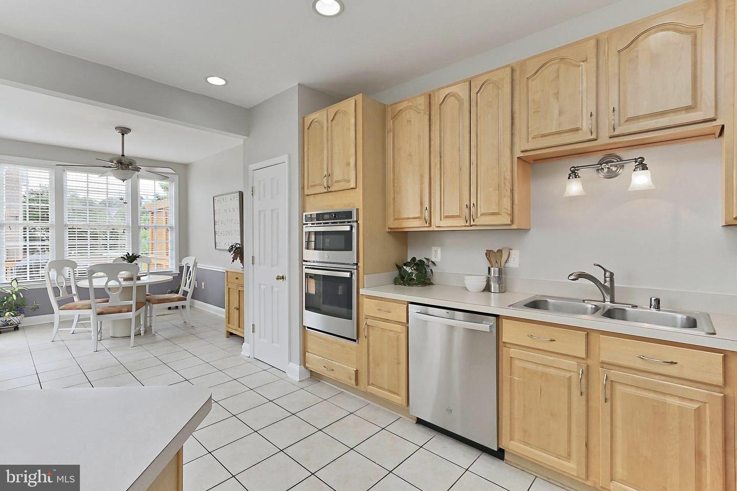 645 SPRINGHOUSE SQ SE, LEESBURG, Virginia 20175, 3 Bedrooms Bedrooms, ,2 BathroomsBathrooms,Residential,For sale,645 SPRINGHOUSE SQ SE,VALO2092228 MLS # VALO2092228