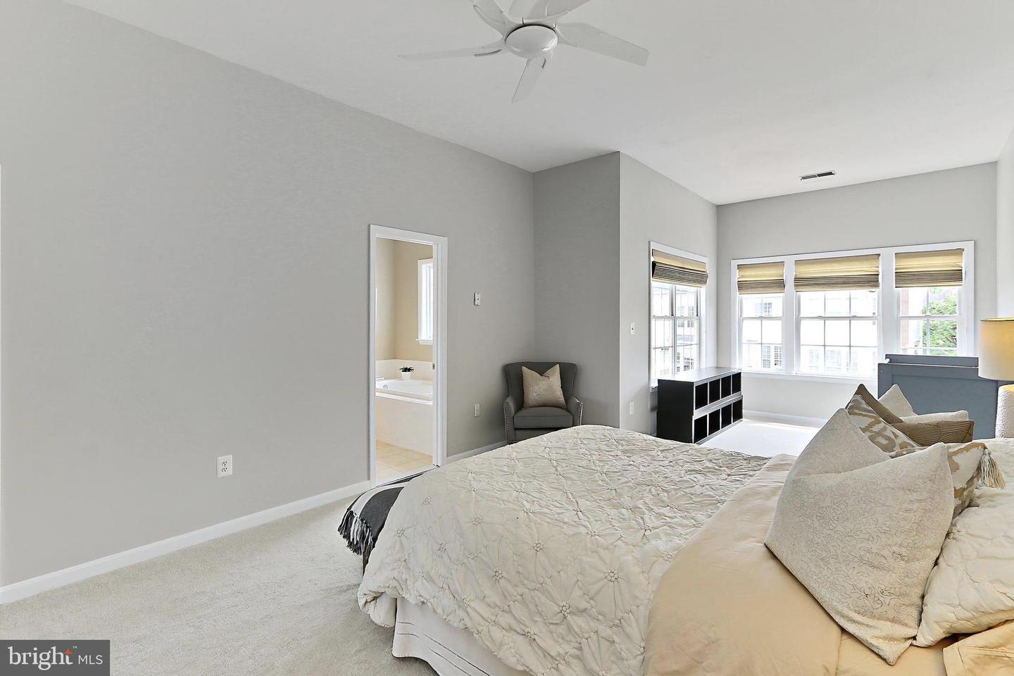 645 SPRINGHOUSE SQ SE, LEESBURG, Virginia 20175, 3 Bedrooms Bedrooms, ,2 BathroomsBathrooms,Residential,For sale,645 SPRINGHOUSE SQ SE,VALO2092228 MLS # VALO2092228