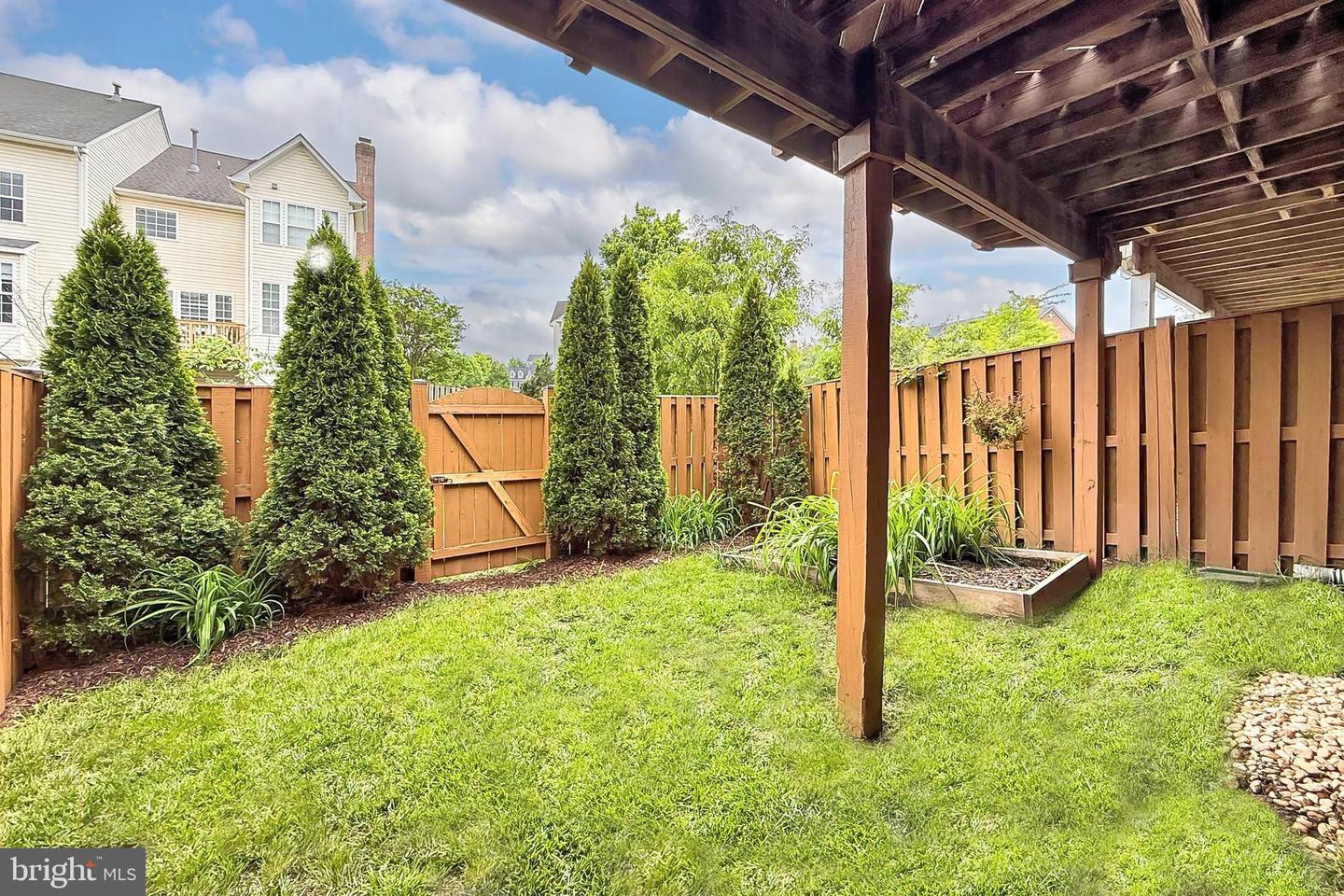 645 SPRINGHOUSE SQ SE, LEESBURG, Virginia 20175, 3 Bedrooms Bedrooms, ,2 BathroomsBathrooms,Residential,For sale,645 SPRINGHOUSE SQ SE,VALO2092228 MLS # VALO2092228
