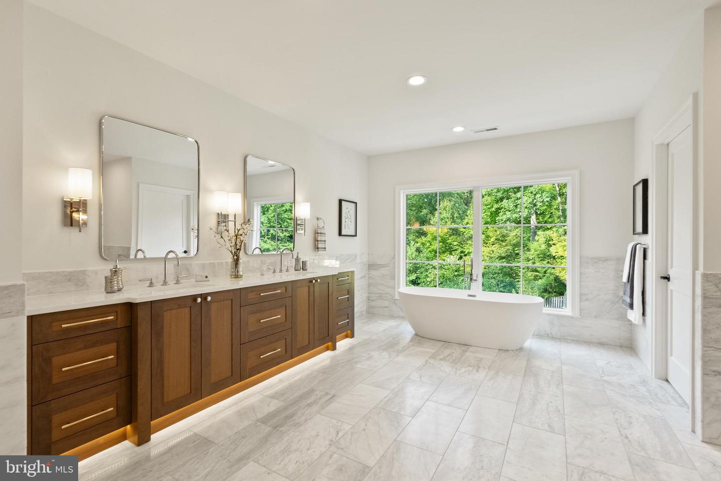 6952 DUNCRAIG CT, MCLEAN, Virginia 22101, ,Land,For sale,6952 DUNCRAIG CT,VAFX2239348 MLS # VAFX2239348