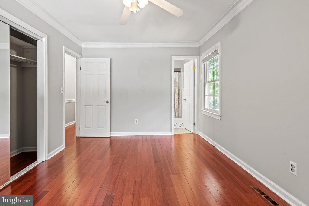 315 LAUREL AVE, FREDERICKSBURG, Virginia 22408, 4 Bedrooms Bedrooms, ,2 BathroomsBathrooms,Residential,315 LAUREL AVE,VASP2032886 MLS # VASP2032886
