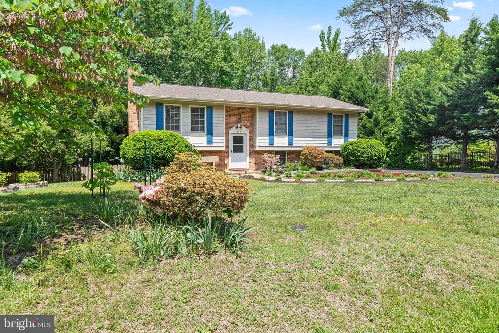315 LAUREL AVE, FREDERICKSBURG, Virginia 22408, 4 Bedrooms Bedrooms, ,2 BathroomsBathrooms,Residential,315 LAUREL AVE,VASP2032886 MLS # VASP2032886