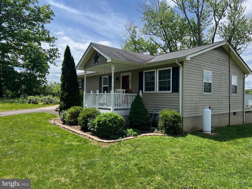 18198 BIRMINGHAM RD., CULPEPER, Virginia 22701, 3 Bedrooms Bedrooms, ,2 BathroomsBathrooms,Residential,18198 BIRMINGHAM RD.,VACU2010492 MLS # VACU2010492