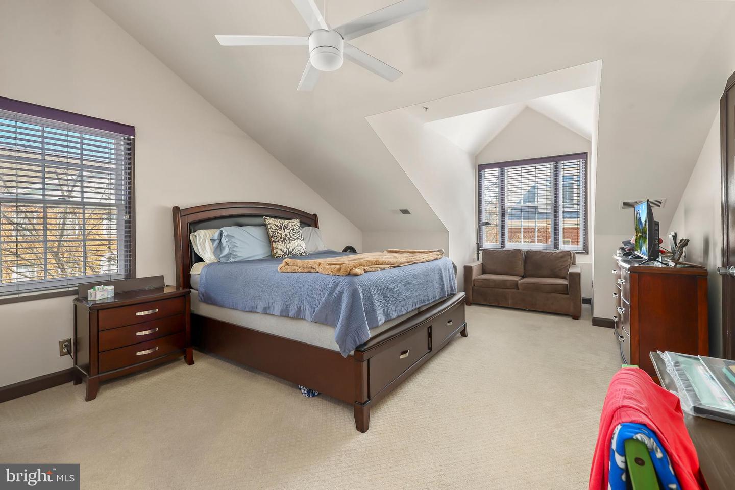 8861 ASHGROVE HOUSE LN, VIENNA, Virginia 22182, 3 Bedrooms Bedrooms, ,3 BathroomsBathrooms,Residential,For sale,8861 ASHGROVE HOUSE LN,VAFX2229606 MLS # VAFX2229606