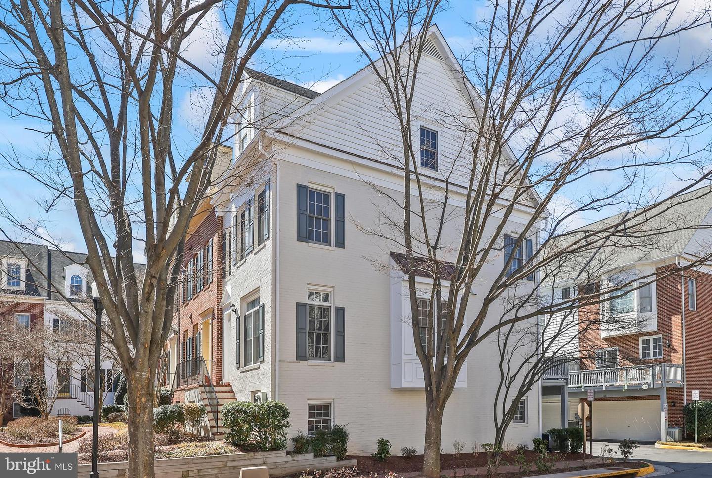 8861 ASHGROVE HOUSE LN, VIENNA, Virginia 22182, 3 Bedrooms Bedrooms, ,3 BathroomsBathrooms,Residential,For sale,8861 ASHGROVE HOUSE LN,VAFX2229606 MLS # VAFX2229606
