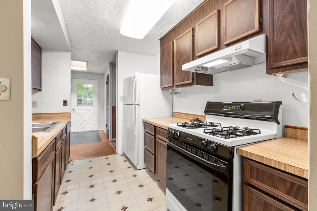 6000 HARTS RUN, SPOTSYLVANIA, Virginia 22551, 3 Bedrooms Bedrooms, ,2 BathroomsBathrooms,Residential,6000 HARTS RUN,VASP2032824 MLS # VASP2032824