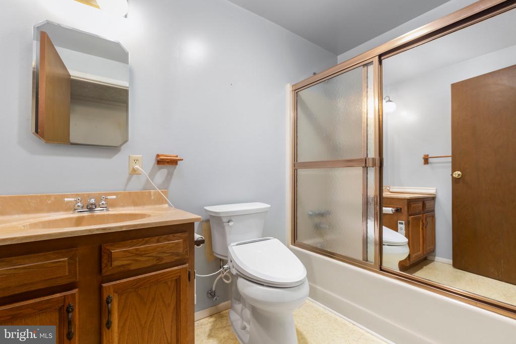 6000 HARTS RUN, SPOTSYLVANIA, Virginia 22551, 3 Bedrooms Bedrooms, ,2 BathroomsBathrooms,Residential,6000 HARTS RUN,VASP2032824 MLS # VASP2032824