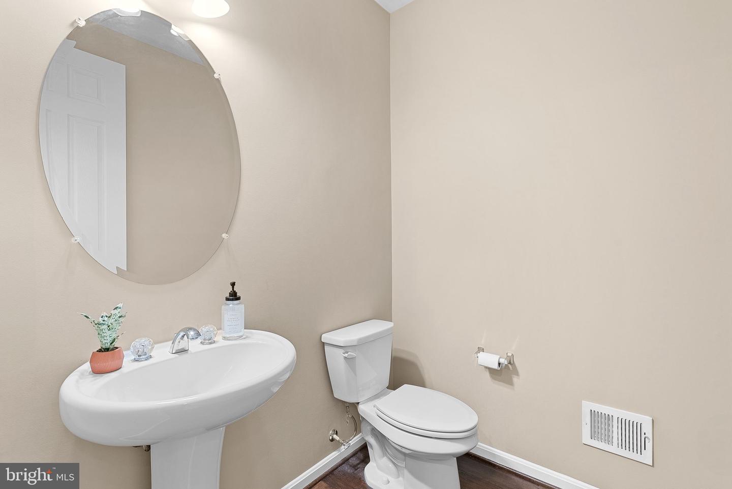 202 APRICOT ST, STAFFORD, Virginia 22554, 3 Bedrooms Bedrooms, 10 Rooms Rooms,3 BathroomsBathrooms,Residential,For sale,202 APRICOT ST,VAST2037338 MLS # VAST2037338