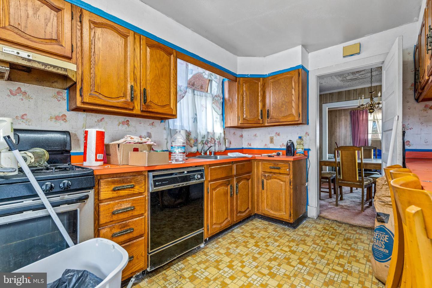 1323 IRVING ST NE, WASHINGTON, District Of Columbia 20017, 2 Bedrooms Bedrooms, ,1 BathroomBathrooms,Residential,For sale,1323 IRVING ST NE,DCDC2193448 MLS # DCDC2193448