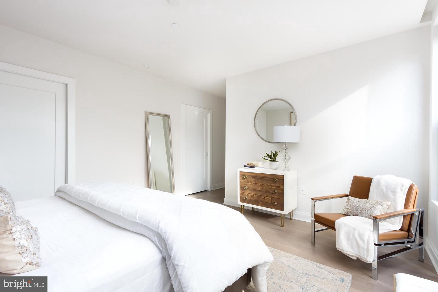 1427 RHODE ISLAND AVE NW #301, WASHINGTON, District Of Columbia 20005, 2 Bedrooms Bedrooms, ,2 BathroomsBathrooms,Residential,For sale,1427 RHODE ISLAND AVE NW #301,DCDC2193952 MLS # DCDC2193952