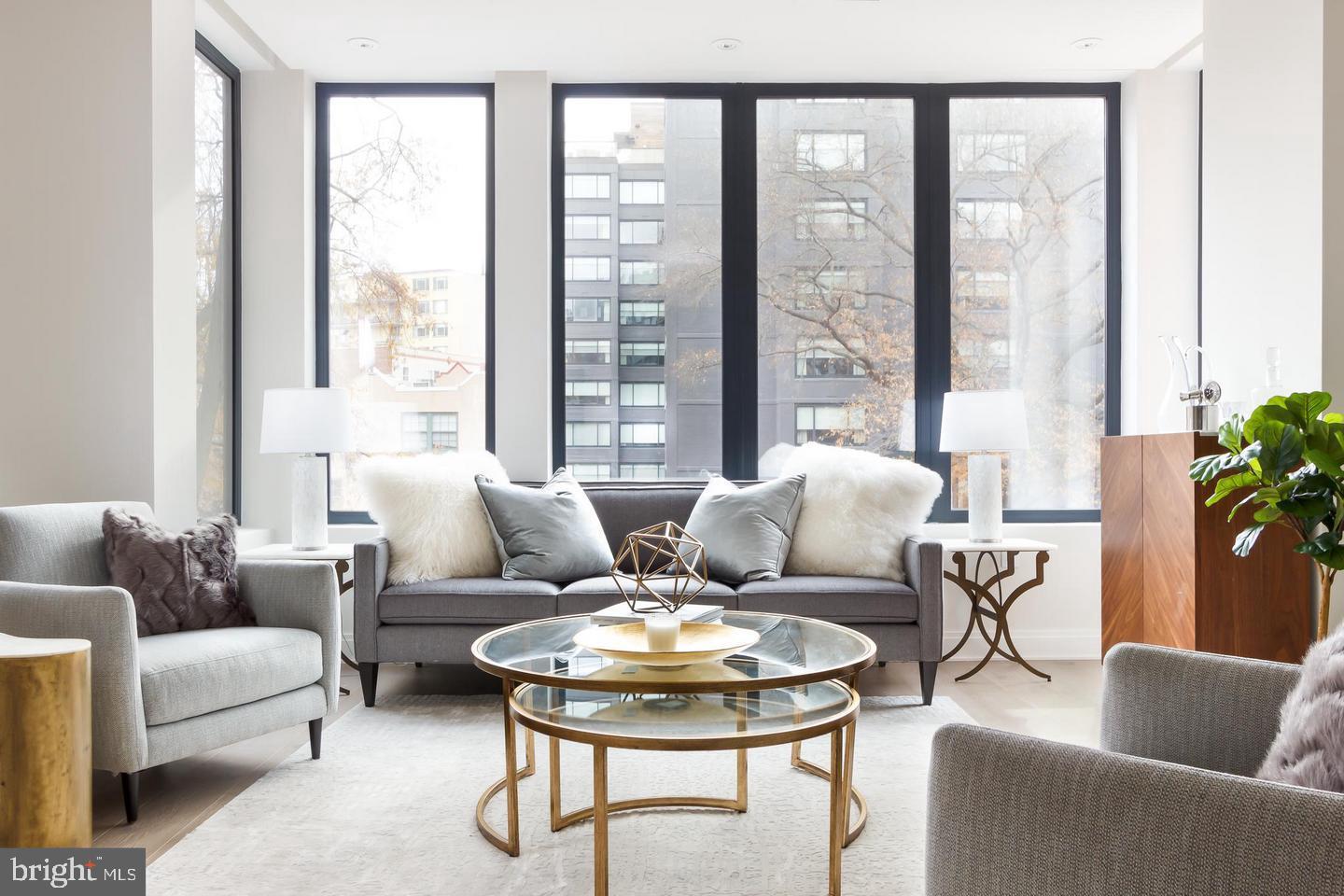 1427 RHODE ISLAND AVE NW #301, WASHINGTON, District Of Columbia 20005, 2 Bedrooms Bedrooms, ,2 BathroomsBathrooms,Residential,For sale,1427 RHODE ISLAND AVE NW #301,DCDC2193952 MLS # DCDC2193952