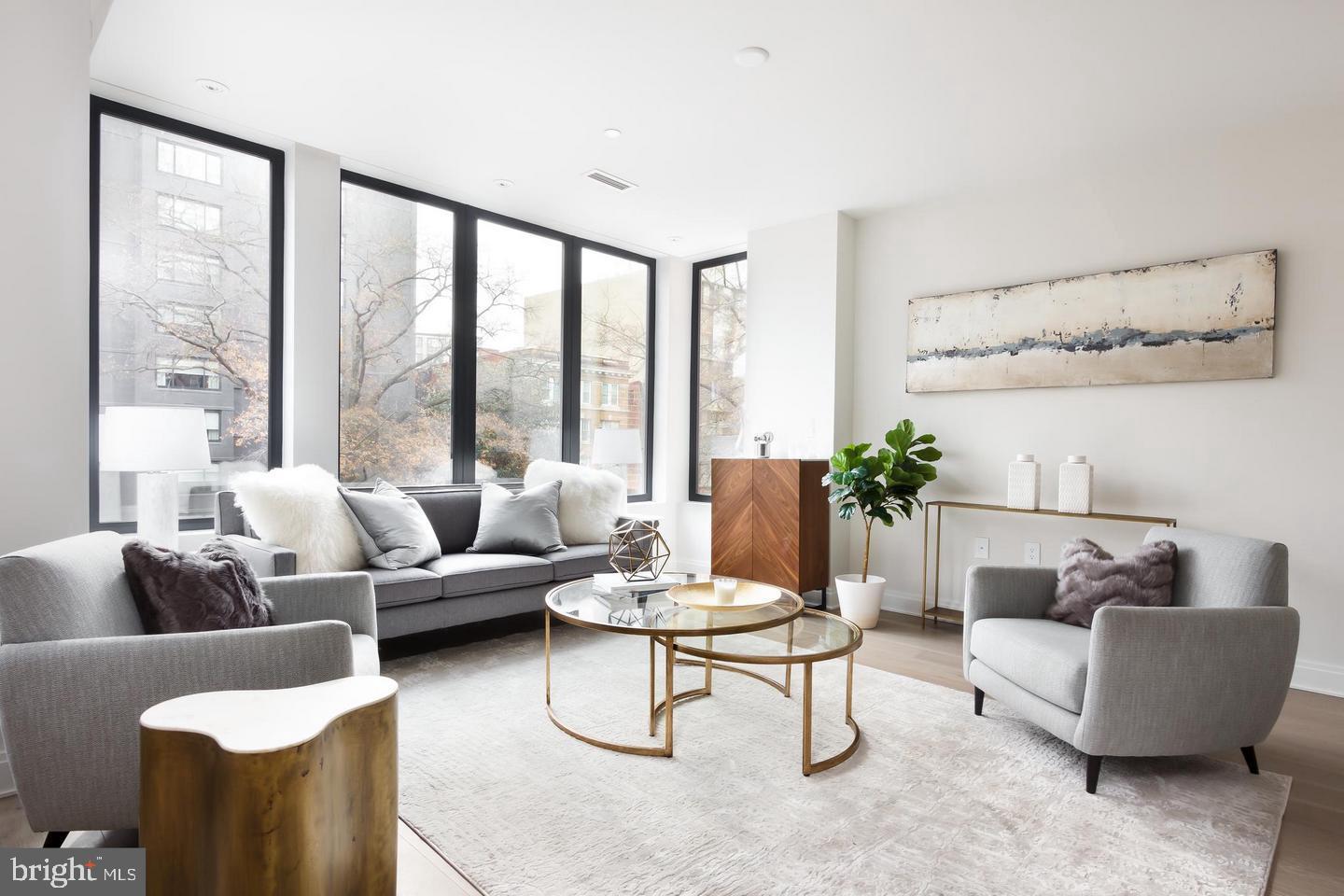 1427 RHODE ISLAND AVE NW #301, WASHINGTON, District Of Columbia 20005, 2 Bedrooms Bedrooms, ,2 BathroomsBathrooms,Residential,For sale,1427 RHODE ISLAND AVE NW #301,DCDC2193952 MLS # DCDC2193952