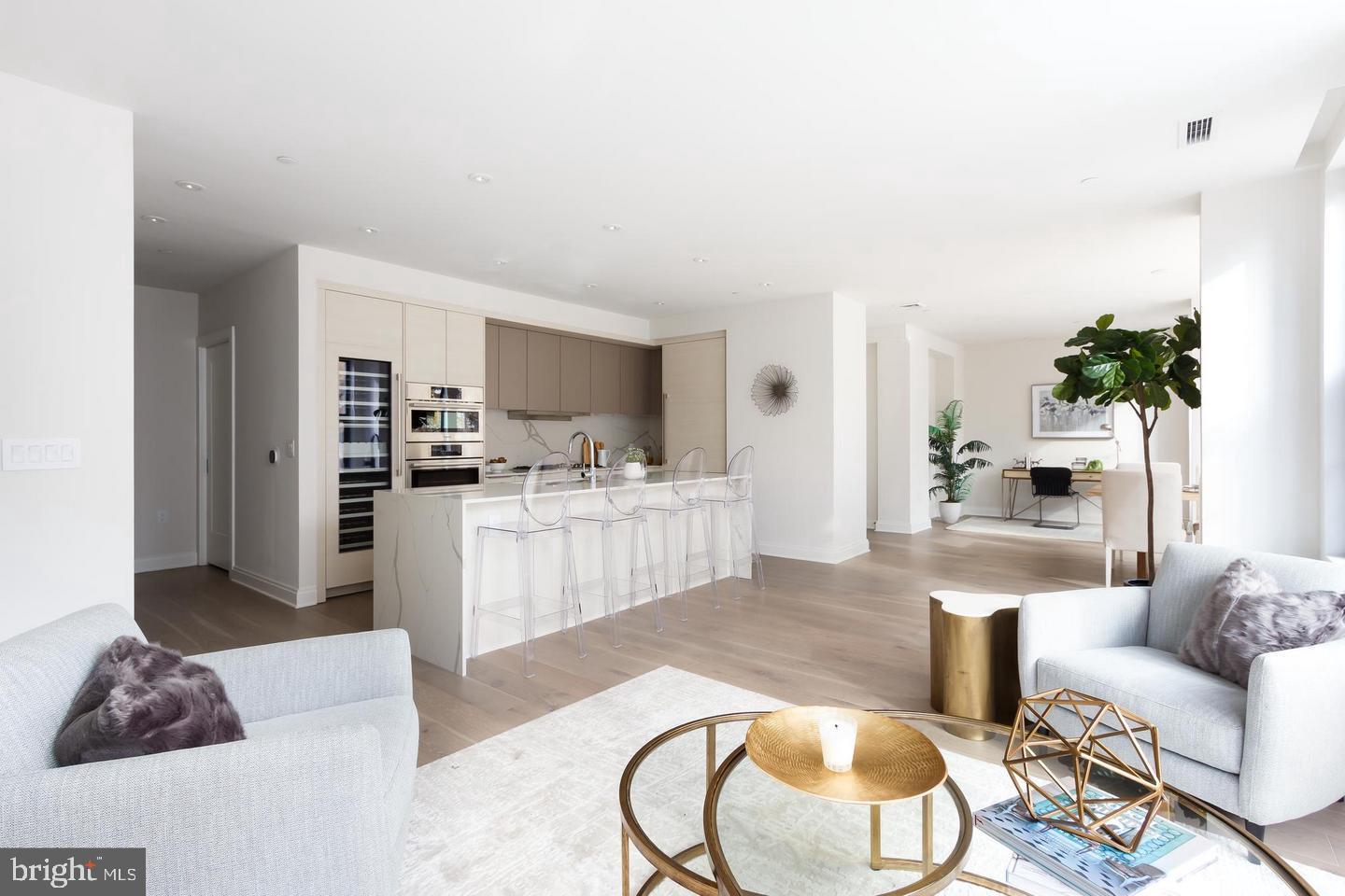 1427 RHODE ISLAND AVE NW #301, WASHINGTON, District Of Columbia 20005, 2 Bedrooms Bedrooms, ,2 BathroomsBathrooms,Residential,For sale,1427 RHODE ISLAND AVE NW #301,DCDC2193952 MLS # DCDC2193952