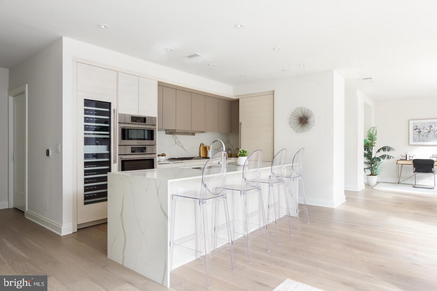 1427 RHODE ISLAND AVE NW #301, WASHINGTON, District Of Columbia 20005, 2 Bedrooms Bedrooms, ,2 BathroomsBathrooms,Residential,For sale,1427 RHODE ISLAND AVE NW #301,DCDC2193952 MLS # DCDC2193952