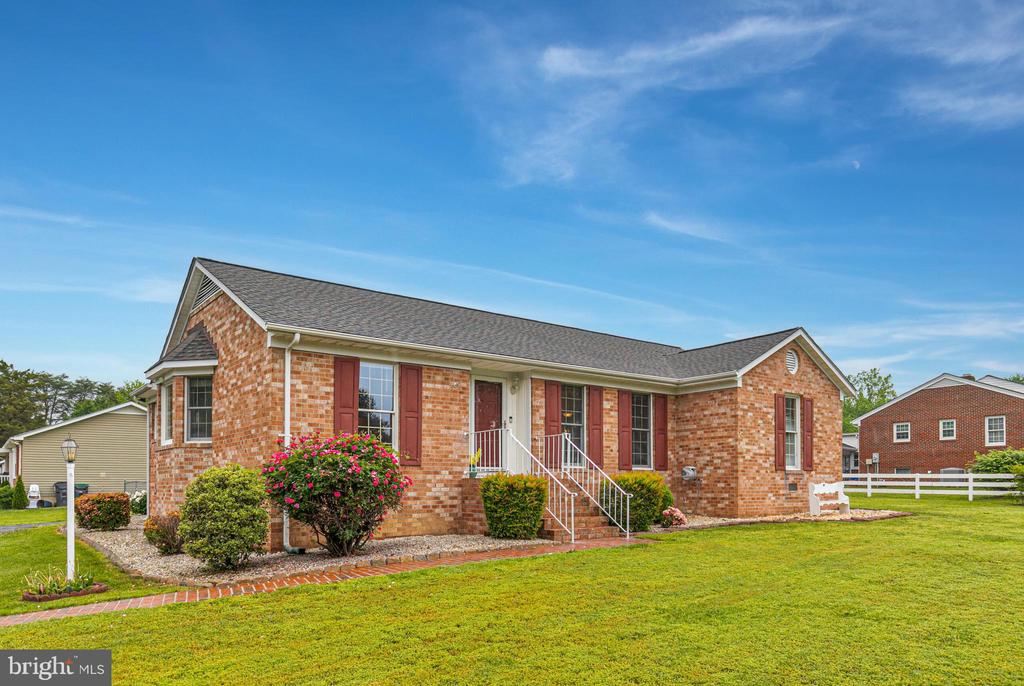 2 JUNIPER CT, FREDERICKSBURG, Virginia 22408, 3 Bedrooms Bedrooms, ,2 BathroomsBathrooms,Residential,2 JUNIPER CT,VASP2032964 MLS # VASP2032964