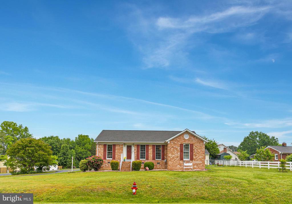 2 JUNIPER CT, FREDERICKSBURG, Virginia 22408, 3 Bedrooms Bedrooms, ,2 BathroomsBathrooms,Residential,2 JUNIPER CT,VASP2032964 MLS # VASP2032964