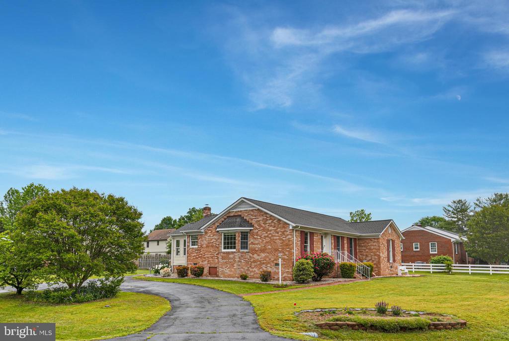 2 JUNIPER CT, FREDERICKSBURG, Virginia 22408, 3 Bedrooms Bedrooms, ,2 BathroomsBathrooms,Residential,2 JUNIPER CT,VASP2032964 MLS # VASP2032964