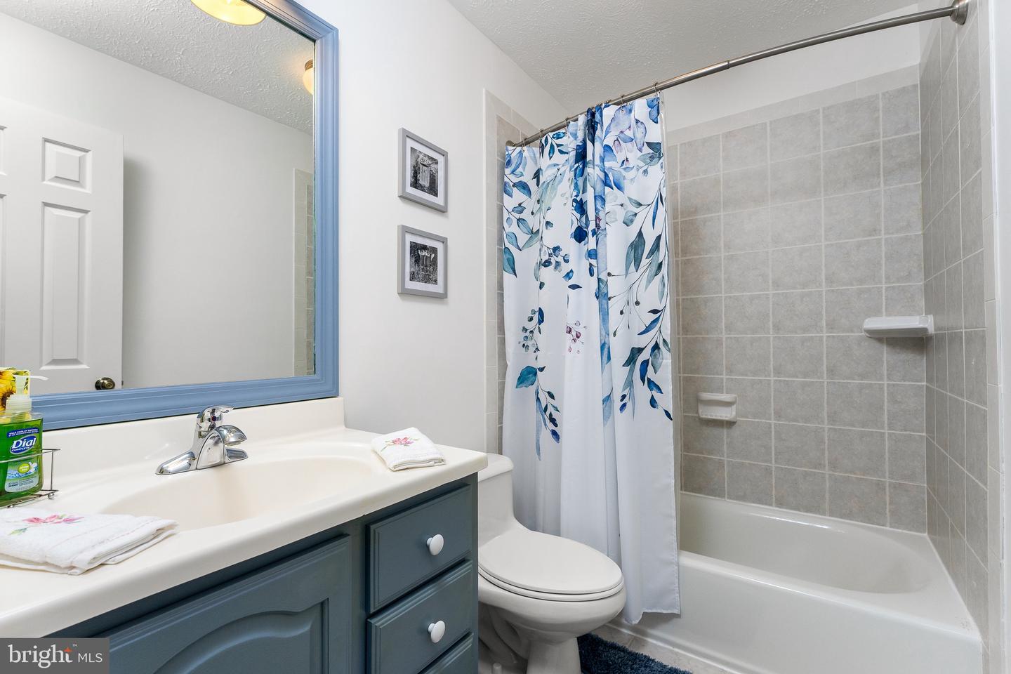 6005 MAKELY DR, FAIRFAX STATION, Virginia 22039, 4 Bedrooms Bedrooms, ,3 BathroomsBathrooms,Residential,For sale,6005 MAKELY DR,VAFX2232334 MLS # VAFX2232334