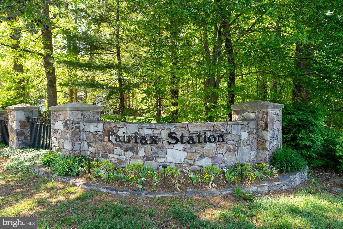 6005 MAKELY DR, FAIRFAX STATION, Virginia 22039, 4 Bedrooms Bedrooms, ,3 BathroomsBathrooms,Residential,For sale,6005 MAKELY DR,VAFX2232334 MLS # VAFX2232334