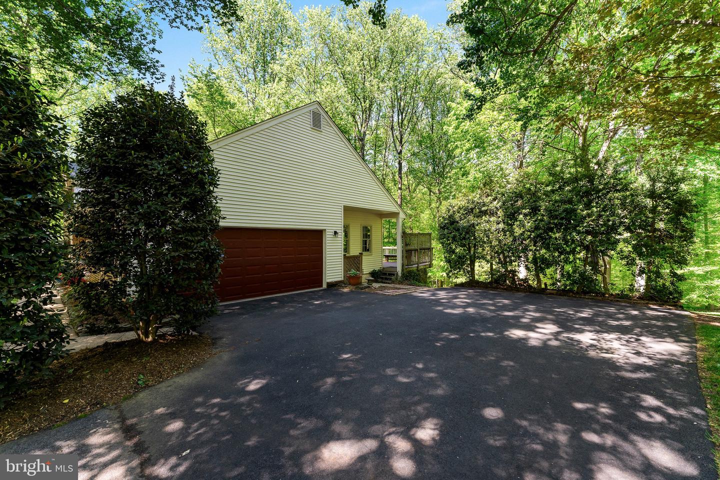 6005 MAKELY DR, FAIRFAX STATION, Virginia 22039, 4 Bedrooms Bedrooms, ,3 BathroomsBathrooms,Residential,For sale,6005 MAKELY DR,VAFX2232334 MLS # VAFX2232334