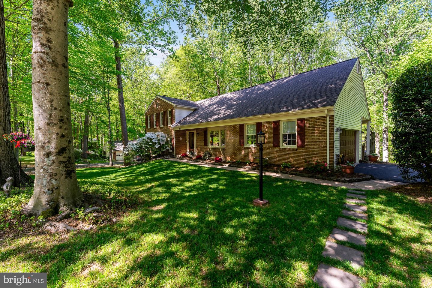 6005 MAKELY DR, FAIRFAX STATION, Virginia 22039, 4 Bedrooms Bedrooms, ,3 BathroomsBathrooms,Residential,For sale,6005 MAKELY DR,VAFX2232334 MLS # VAFX2232334