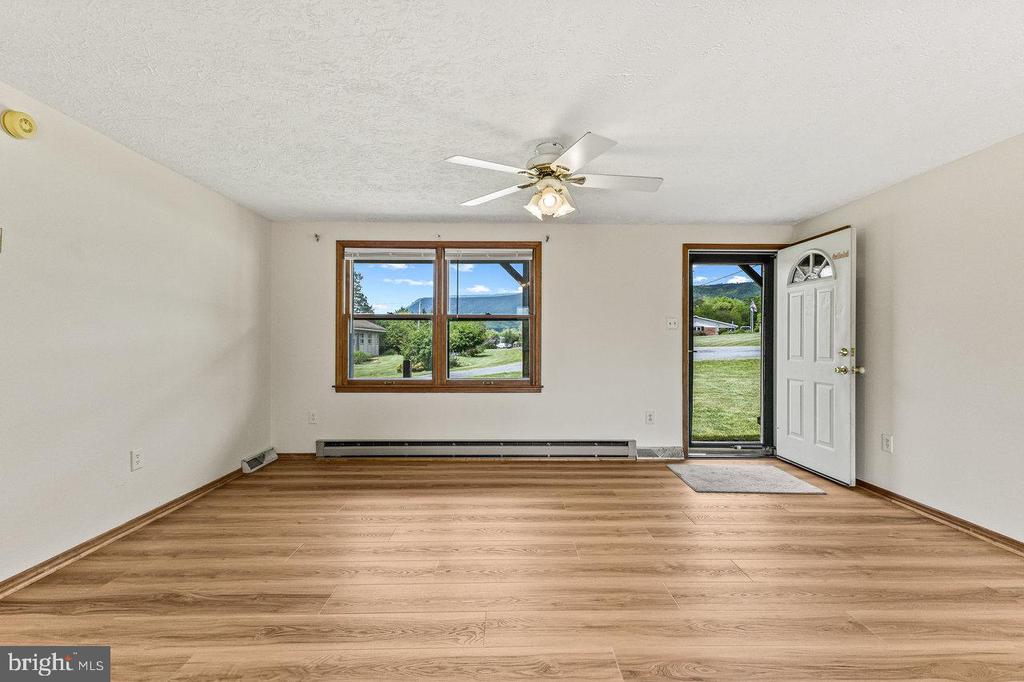 113 DOCK ST, LURAY, Virginia 22835, 3 Bedrooms Bedrooms, ,2 BathroomsBathrooms,Residential,113 DOCK ST,VAPA2004872 MLS # VAPA2004872
