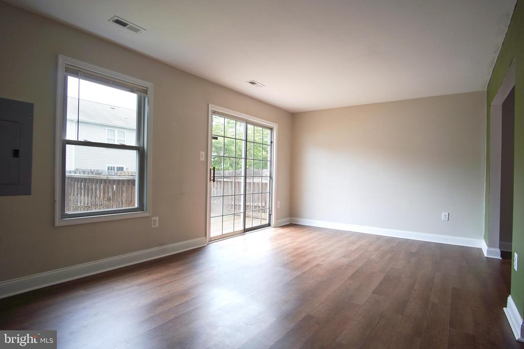 2909 BRIARWOOD LN, FREDERICKSBURG, Virginia 22408, 3 Bedrooms Bedrooms, ,2 BathroomsBathrooms,Residential,BROOKWOOD,2909 BRIARWOOD LN,VASP2032980 MLS # VASP2032980