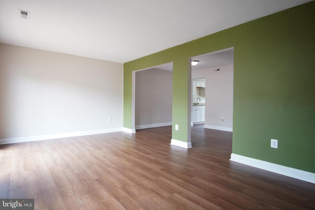 2909 BRIARWOOD LN, FREDERICKSBURG, Virginia 22408, 3 Bedrooms Bedrooms, ,2 BathroomsBathrooms,Residential,BROOKWOOD,2909 BRIARWOOD LN,VASP2032980 MLS # VASP2032980