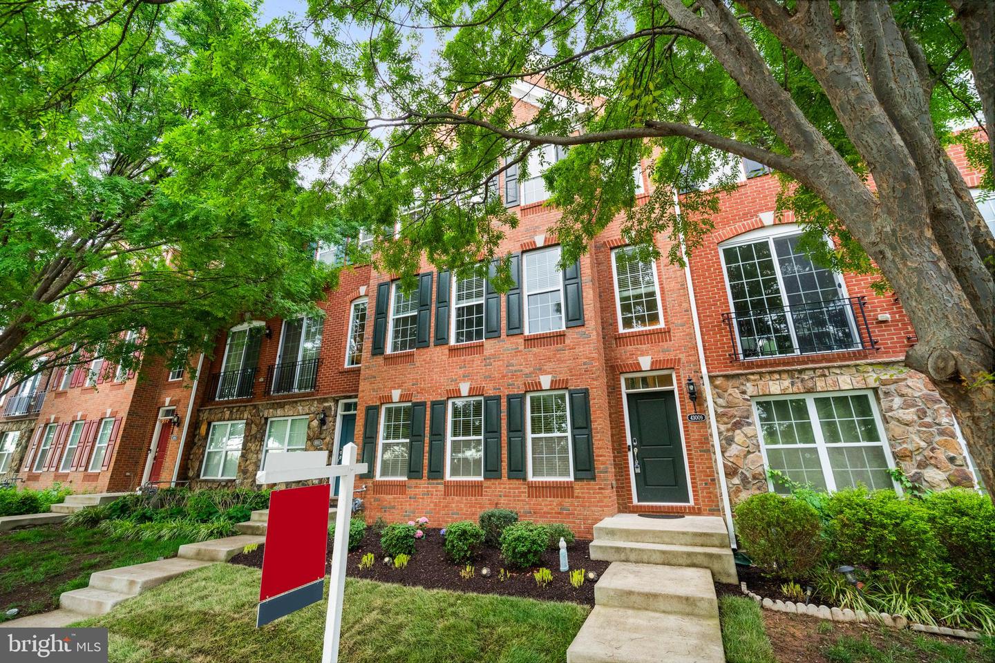 43009 SOUTHVIEW MANOR DR, ASHBURN, Virginia 20148, 4 Bedrooms Bedrooms, ,3 BathroomsBathrooms,Residential,For sale,43009 SOUTHVIEW MANOR DR,VALO2093274 MLS # VALO2093274