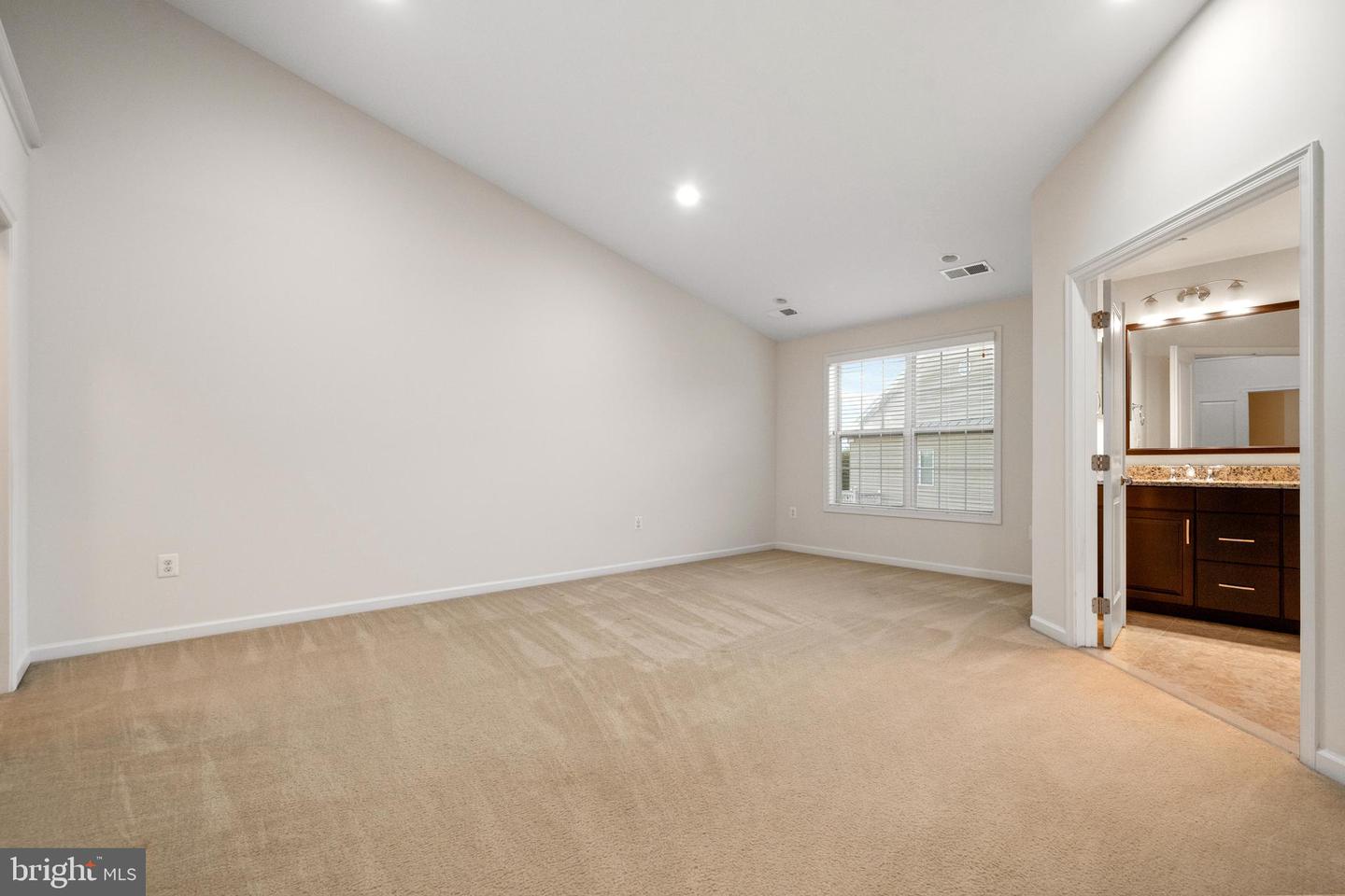 43009 SOUTHVIEW MANOR DR, ASHBURN, Virginia 20148, 4 Bedrooms Bedrooms, ,3 BathroomsBathrooms,Residential,For sale,43009 SOUTHVIEW MANOR DR,VALO2093274 MLS # VALO2093274
