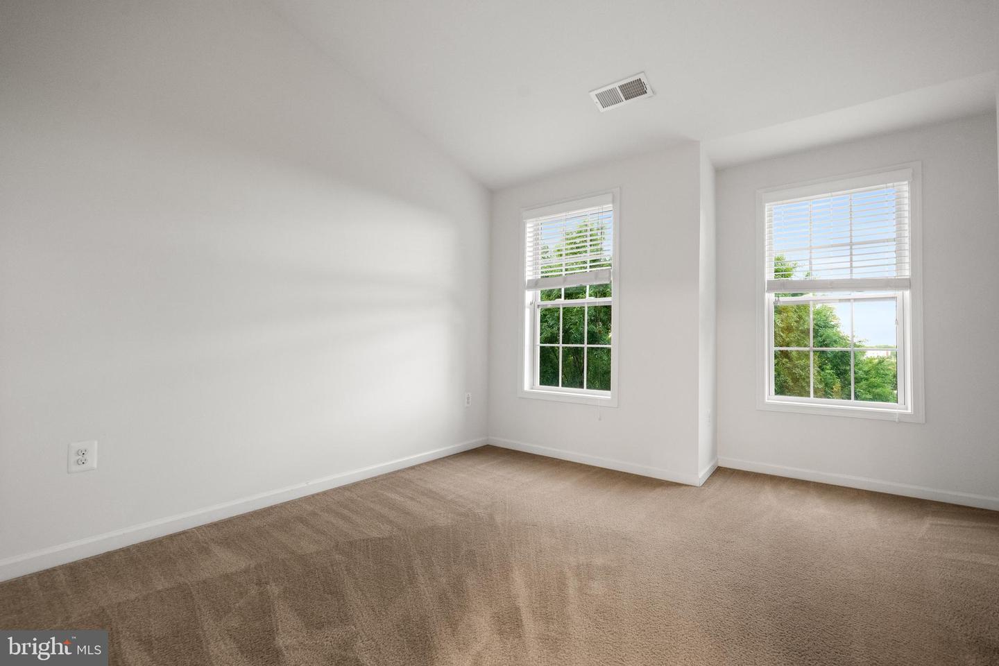 43009 SOUTHVIEW MANOR DR, ASHBURN, Virginia 20148, 4 Bedrooms Bedrooms, ,3 BathroomsBathrooms,Residential,For sale,43009 SOUTHVIEW MANOR DR,VALO2093274 MLS # VALO2093274