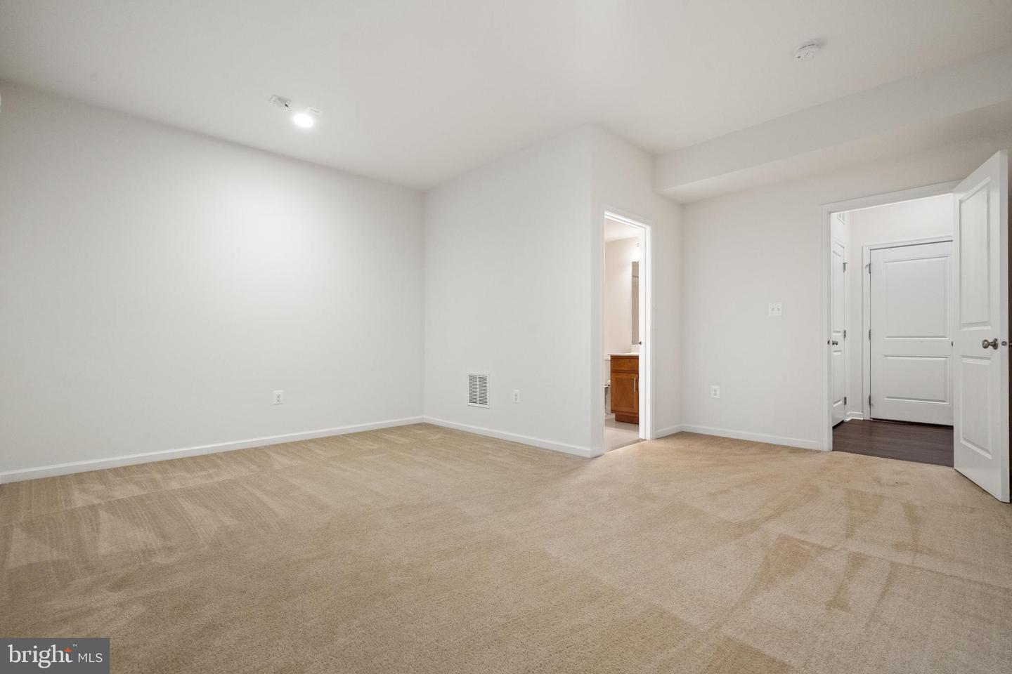 43009 SOUTHVIEW MANOR DR, ASHBURN, Virginia 20148, 4 Bedrooms Bedrooms, ,3 BathroomsBathrooms,Residential,For sale,43009 SOUTHVIEW MANOR DR,VALO2093274 MLS # VALO2093274